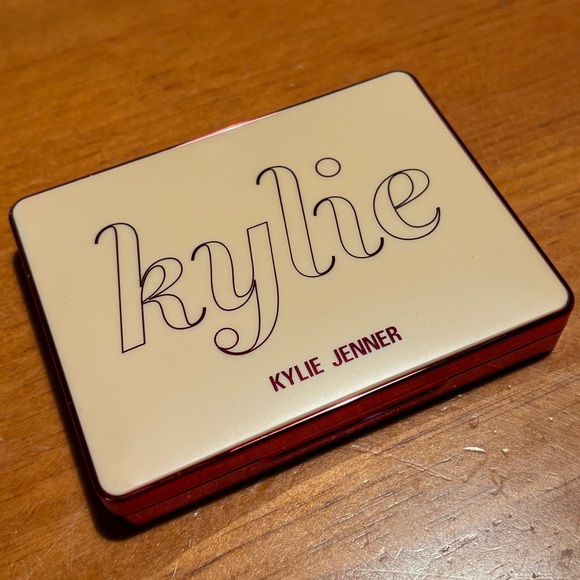 Kylie Jenner Blush & Highlighter Cheek Quad - Picture 5 of 16